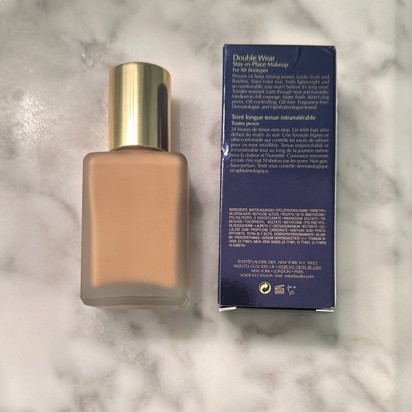 Estee Lauder Double Wear Foundation - Picture 3 of 8